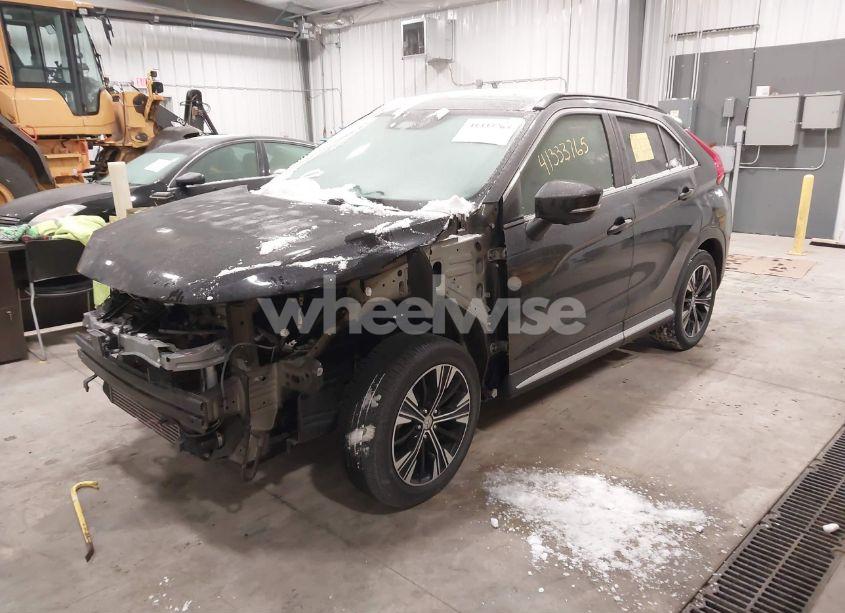 Photo 2 of 2018 Mitsubishi Eclipse CROSS SEL (VIN JA4AT5AA8JZ068425)