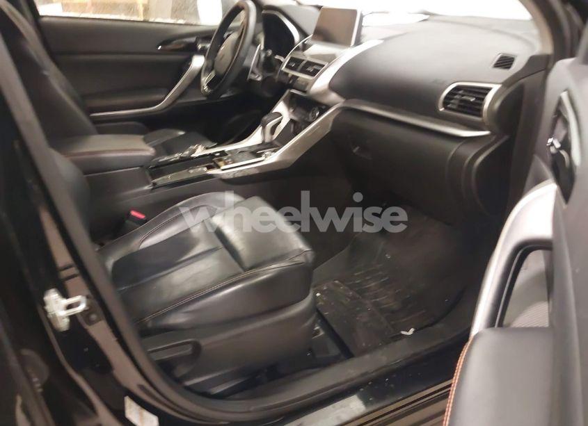 Photo 5 of 2018 Mitsubishi Eclipse CROSS SEL (VIN JA4AT5AA8JZ068425)