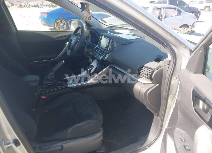 Photo 5 of 2023 Mitsubishi Eclipse CROSS ES S-AWC (VIN JA4ATUAA9PZ000699)