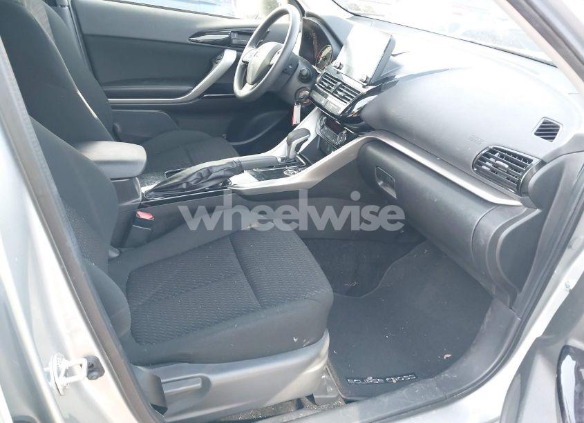 Photo 5 of 2023 Mitsubishi Eclipse CROSS LE S-AWC/RALLIART S-AWC (VIN JA4ATVAA0PZ004646)