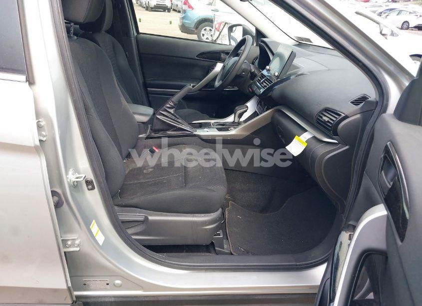 Photo 5 of 2023 Mitsubishi Eclipse CROSS LE S-AWC/RALLIART S-AWC (VIN JA4ATVAA6PZ000696)