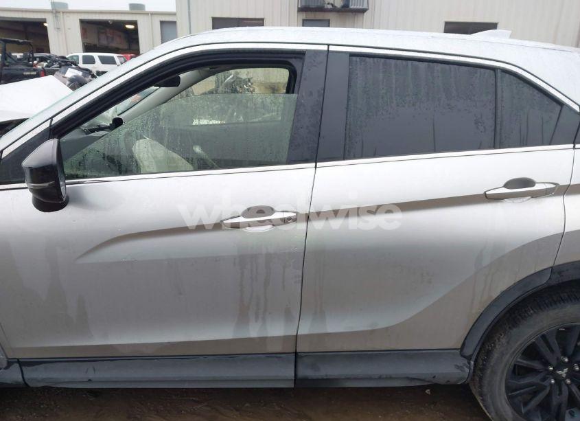 Photo 14 of 2023 Mitsubishi Eclipse CROSS LE S-AWC (VIN JA4ATVAA9PZ047236)