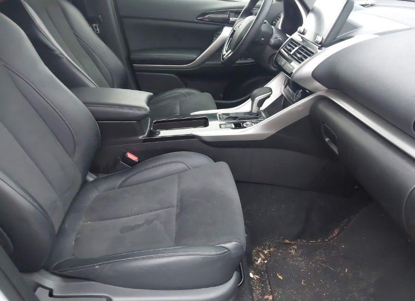 Photo 5 of 2024 Mitsubishi Eclipse CROSS SE S-AWC/SEL S-AWC (VIN JA4ATWAA1RZ003224)