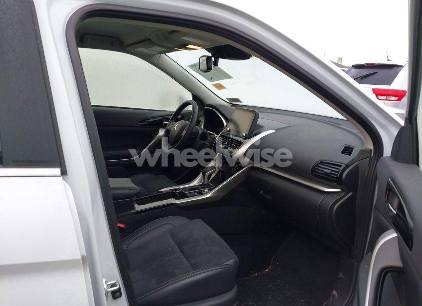 Photo 5 of 2023 Mitsubishi Eclipse CROSS SE S-AWC (VIN JA4ATWAA3PZ031474)
