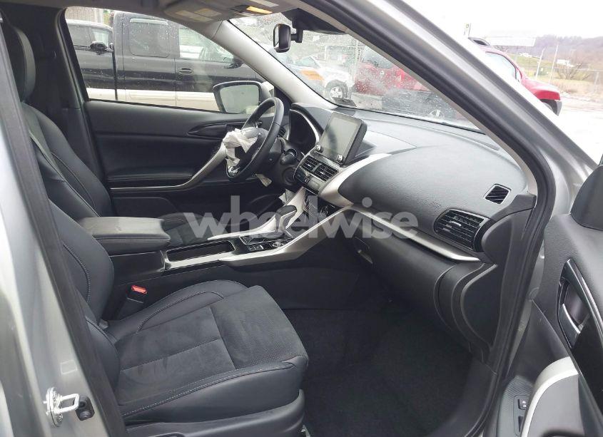 Photo 5 of 2024 Mitsubishi Eclipse CROSS SE (VIN JA4ATWAA4RZ016257)