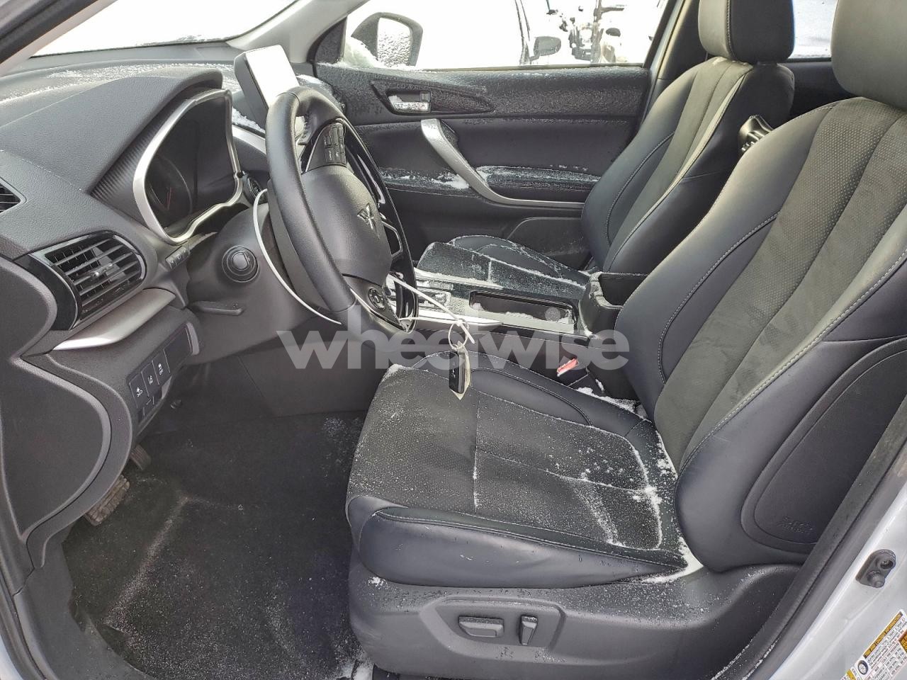 Photo 7 of 2025 MITSUBISHI ECLIPSE CROSS SE (VIN JA4ATWAA4SZ035381)