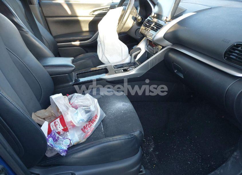 Photo 5 of 2022 Mitsubishi Eclipse CROSS SE S-AWC/SE SPECIAL EDITION S-AWC/SEL S-AWC/SEL SPECIAL EDITION S-AWC (VIN JA4ATWAA6NZ044720)