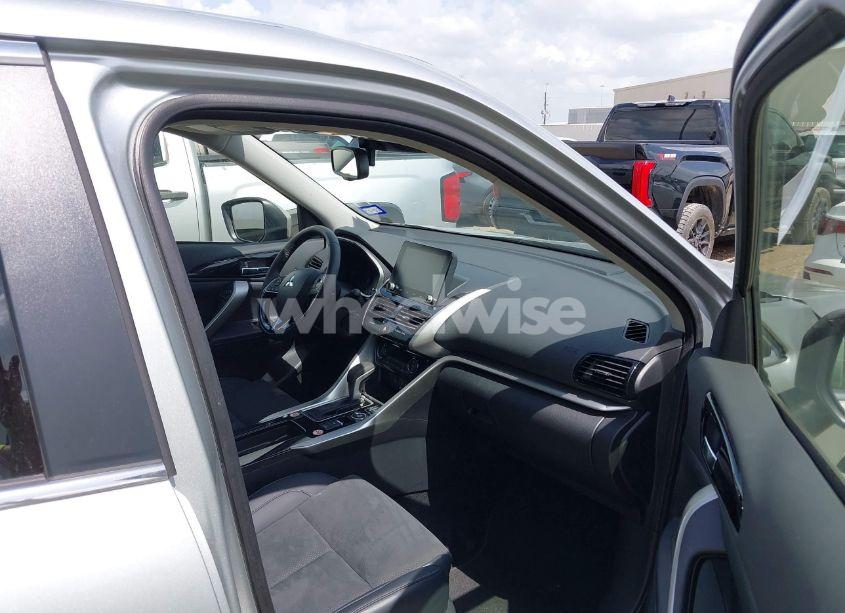 Photo 5 of 2025 Mitsubishi Eclipse CROSS (VIN JA4ATWAA7SZ012449)