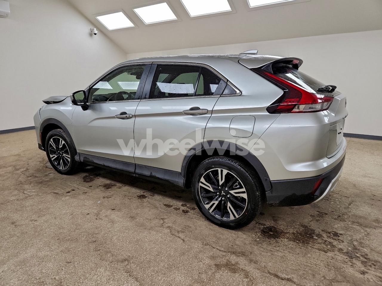 Photo 2 of 2025 MITSUBISHI ECLIPSE CROSS SE (VIN JA4ATWAA8SZ035075)