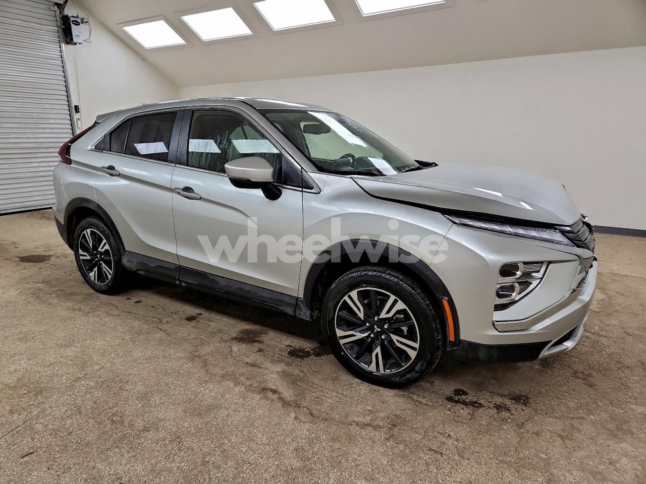 Photo 4 of 2025 MITSUBISHI ECLIPSE CROSS SE (VIN JA4ATWAA8SZ035075)