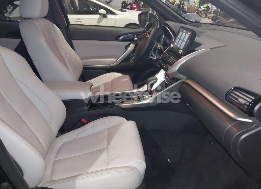 Photo 5 of 2024 Mitsubishi Eclipse CROSS SEL (VIN JA4ATWAAXRZ003626)