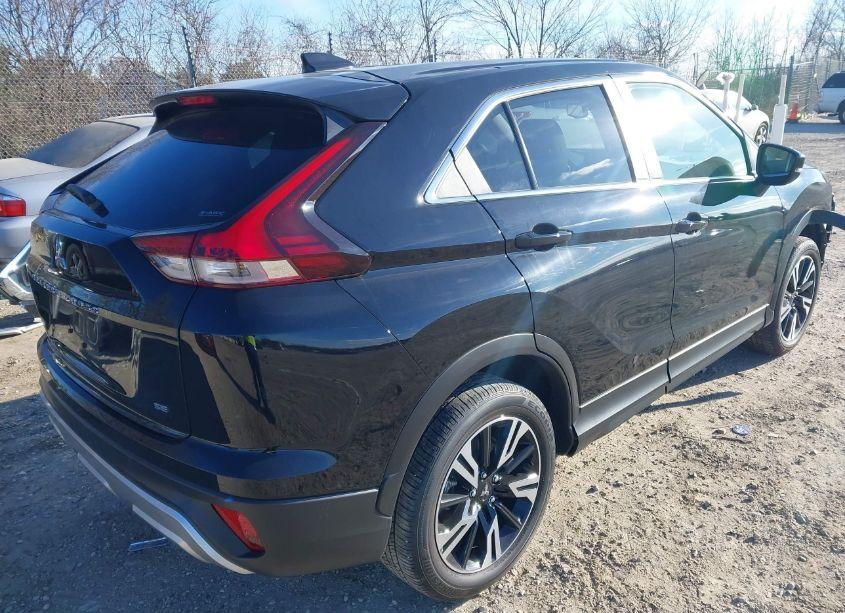 Photo 4 of 2024 Mitsubishi Eclipse CROSS SE /SEL (VIN JA4ATWAAXRZ004534)