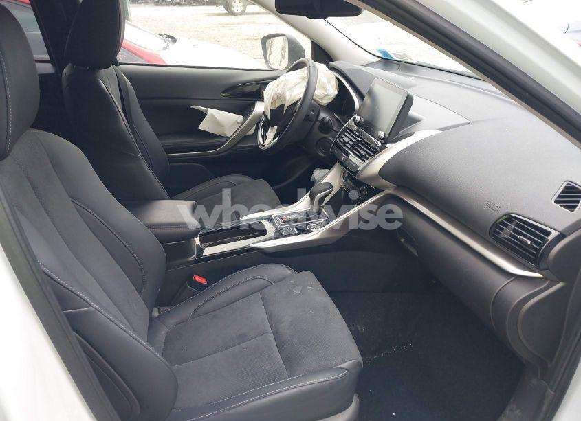 Photo 5 of 2024 Mitsubishi Eclipse CROSS SE S-AWC (VIN JA4ATWAAXRZ008213)