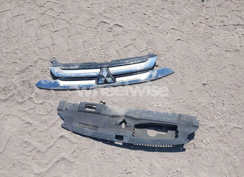 Photo 12 of 2018 Mitsubishi Outlander ES (VIN JA4AZ2A31JZ003933)