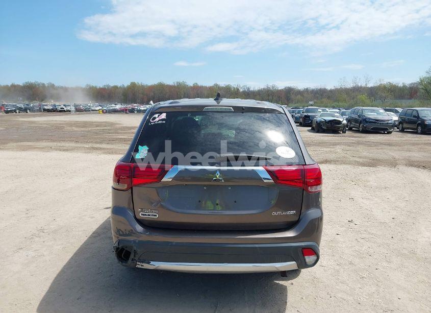 Photo 17 of 2018 Mitsubishi Outlander ES (VIN JA4AZ2A31JZ003933)