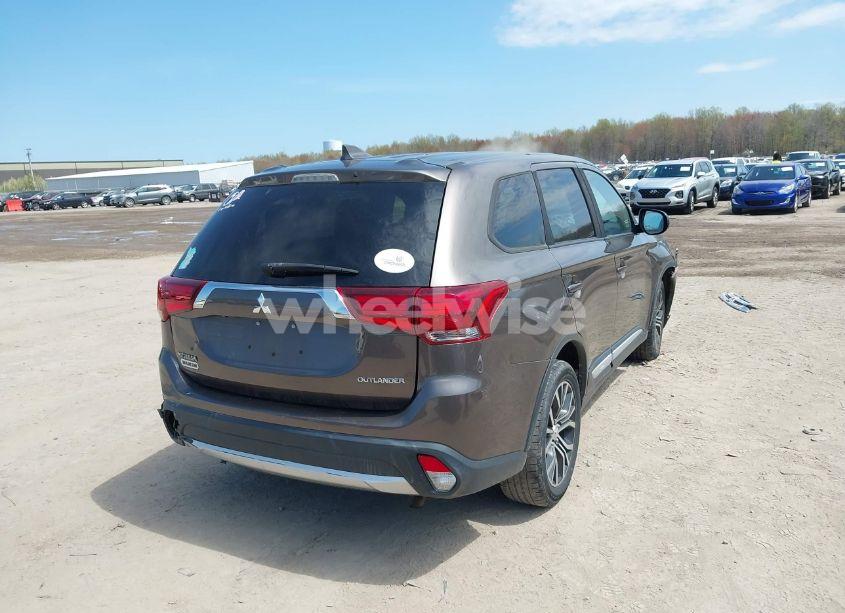 Photo 4 of 2018 Mitsubishi Outlander ES (VIN JA4AZ2A31JZ003933)