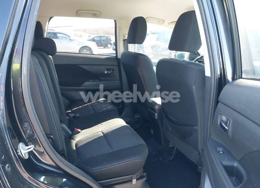 Photo 8 of 2017 Mitsubishi Outlander ES (VIN JA4AZ2A32HZ061771)