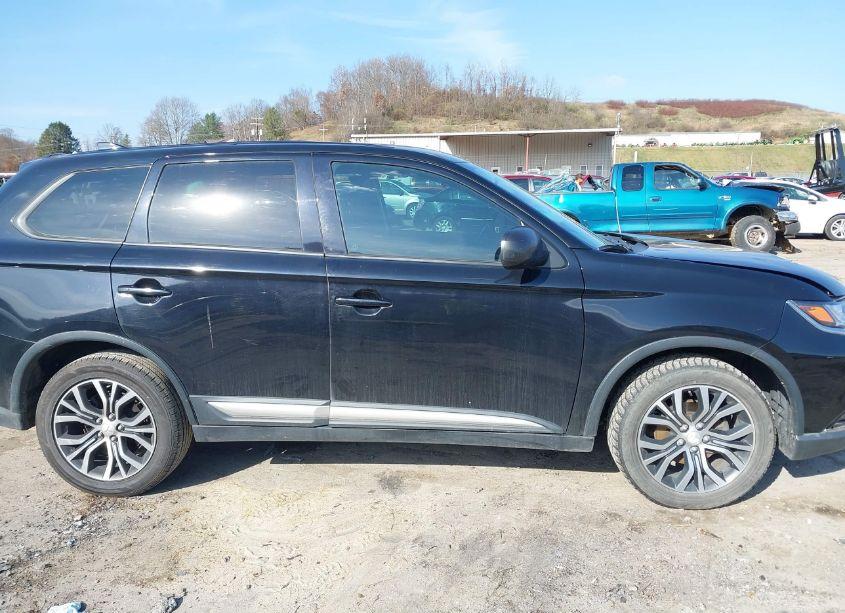 Photo 14 of 2017 Mitsubishi Outlander ES (VIN JA4AZ2A33HZ058216)