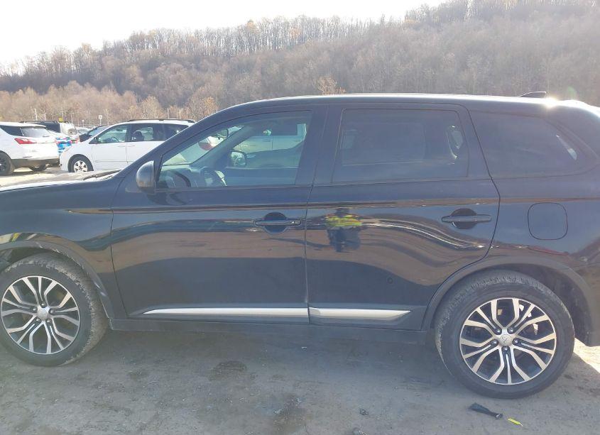 Photo 15 of 2017 Mitsubishi Outlander ES (VIN JA4AZ2A33HZ058216)
