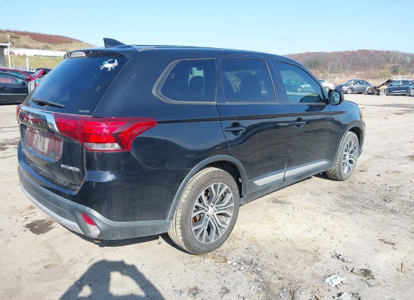 Photo 4 of 2017 Mitsubishi Outlander ES (VIN JA4AZ2A33HZ058216)