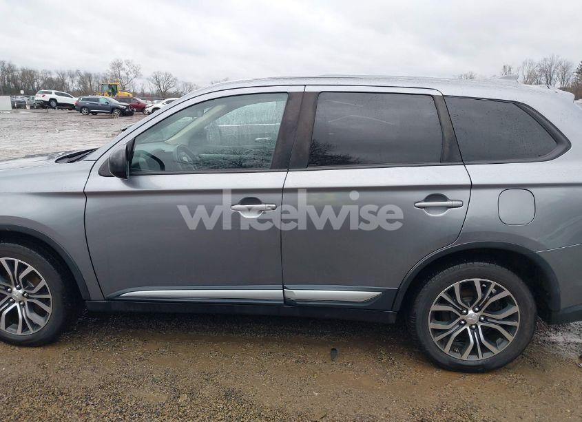 Photo 15 of 2017 Mitsubishi Outlander ES (VIN JA4AZ2A34HZ016072)