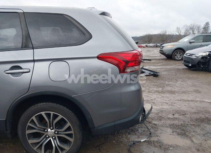 Photo 19 of 2017 Mitsubishi Outlander ES (VIN JA4AZ2A34HZ016072)