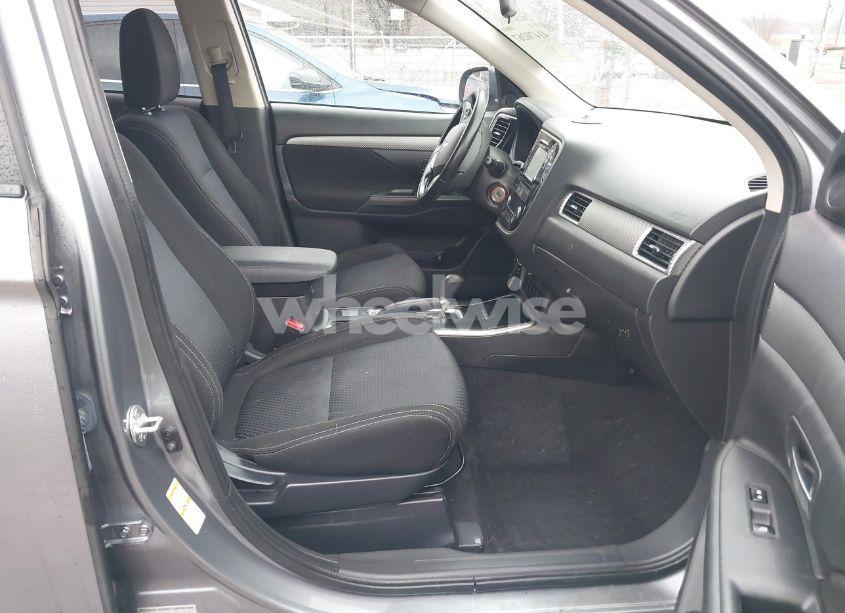 Photo 5 of 2017 Mitsubishi Outlander ES (VIN JA4AZ2A34HZ016072)