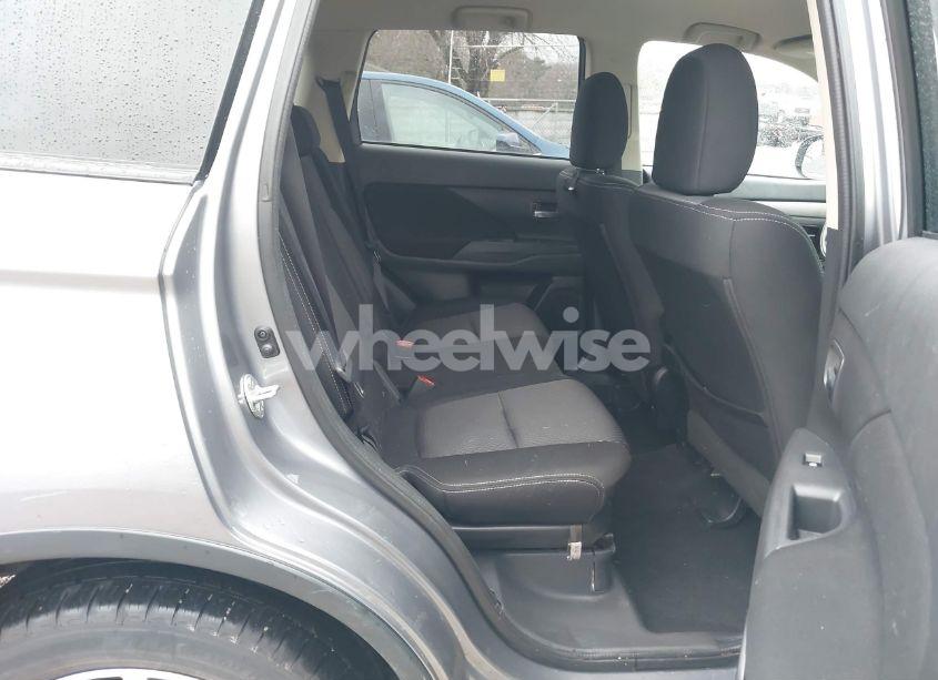 Photo 8 of 2017 Mitsubishi Outlander ES (VIN JA4AZ2A34HZ016072)