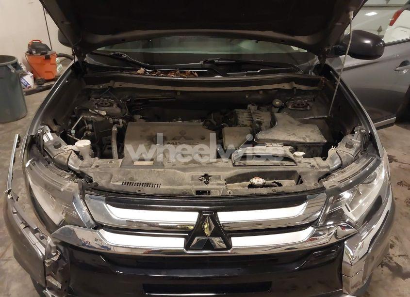 Photo 10 of 2017 Mitsubishi Outlander ES (VIN JA4AZ2A36HZ038848)