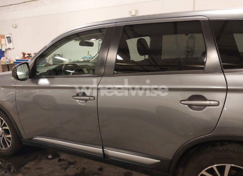 Photo 15 of 2017 Mitsubishi Outlander ES (VIN JA4AZ2A36HZ038848)