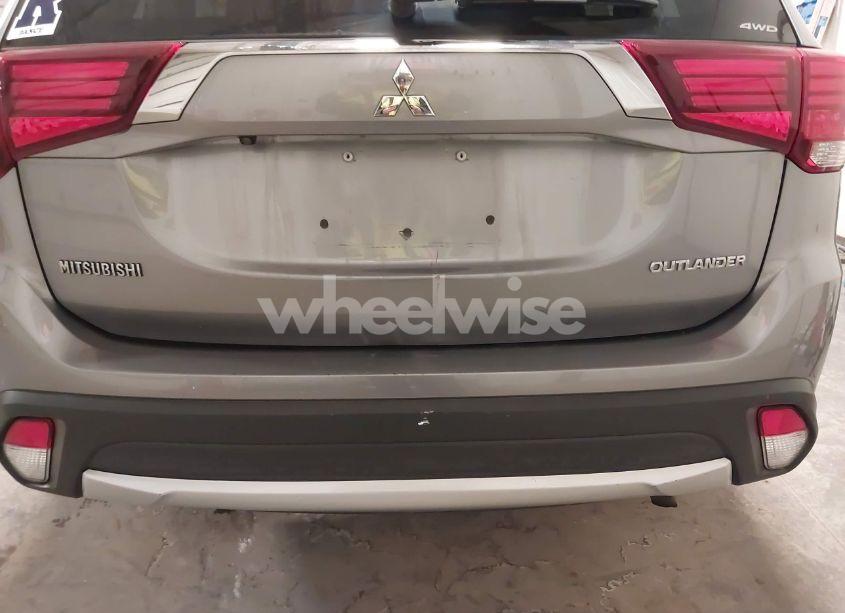 Photo 18 of 2017 Mitsubishi Outlander ES (VIN JA4AZ2A36HZ038848)