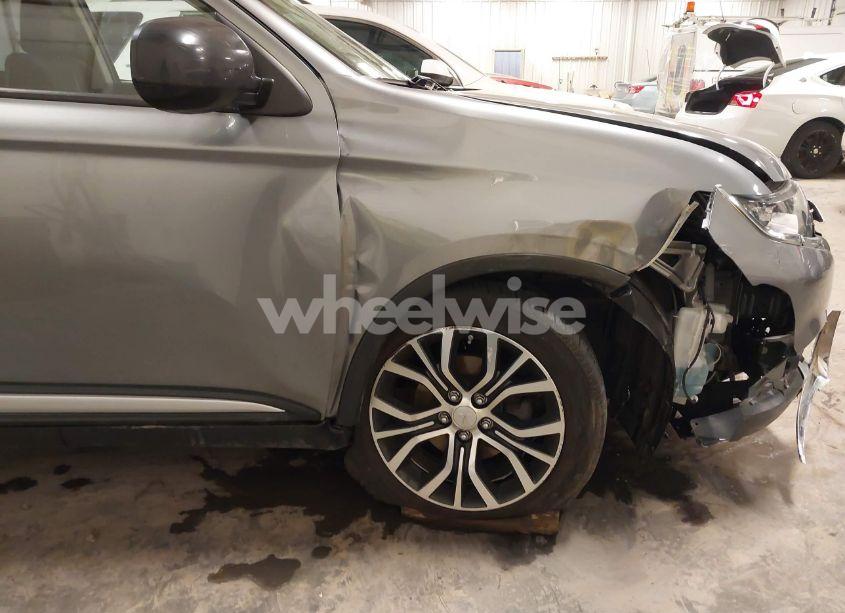 Photo 19 of 2017 Mitsubishi Outlander ES (VIN JA4AZ2A36HZ038848)