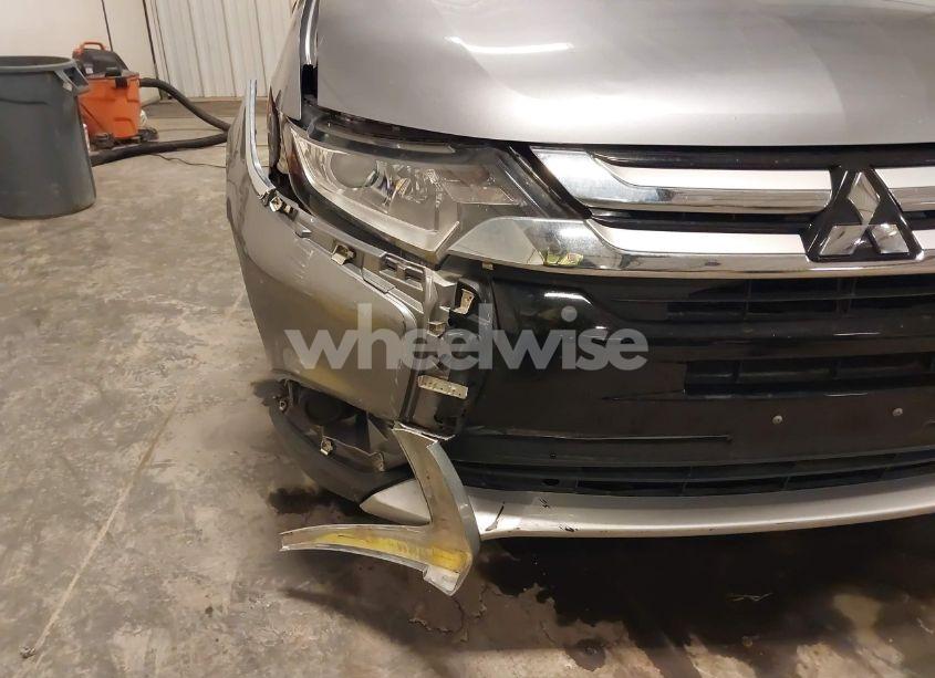 Photo 6 of 2017 Mitsubishi Outlander ES (VIN JA4AZ2A36HZ038848)