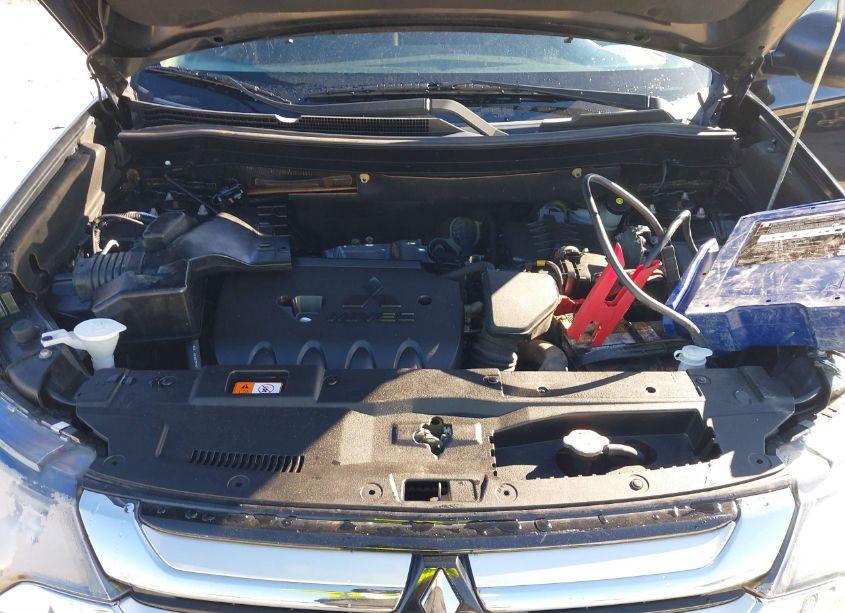 Photo 10 of 2018 Mitsubishi Outlander ES (VIN JA4AZ2A36JZ003894)