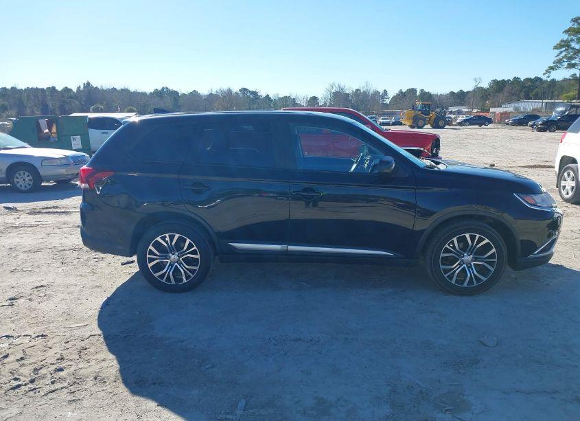 Photo 13 of 2018 Mitsubishi Outlander ES (VIN JA4AZ2A36JZ003894)