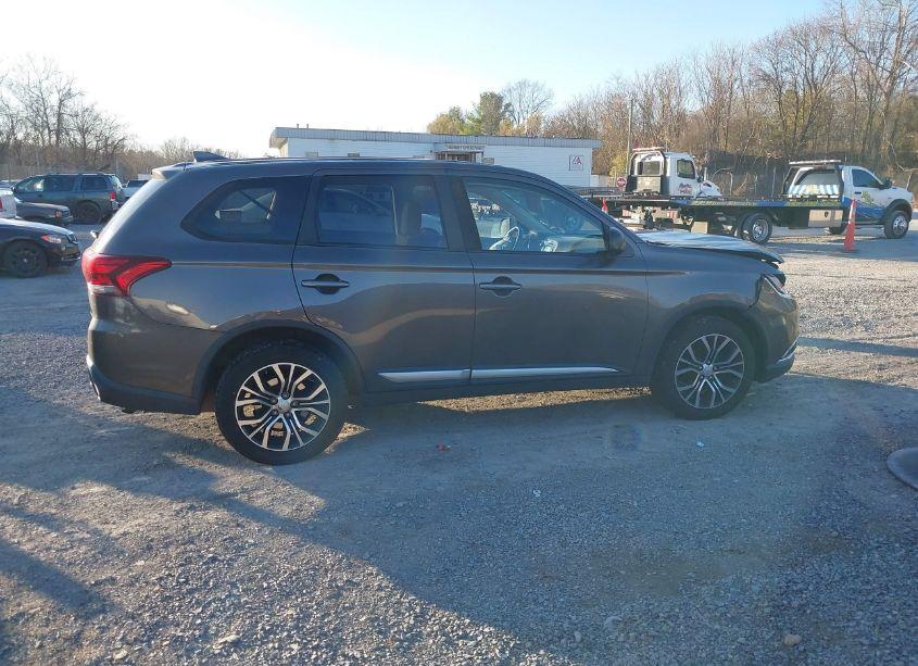 Photo 13 of 2017 Mitsubishi Outlander ES (VIN JA4AZ2A37HZ012257)