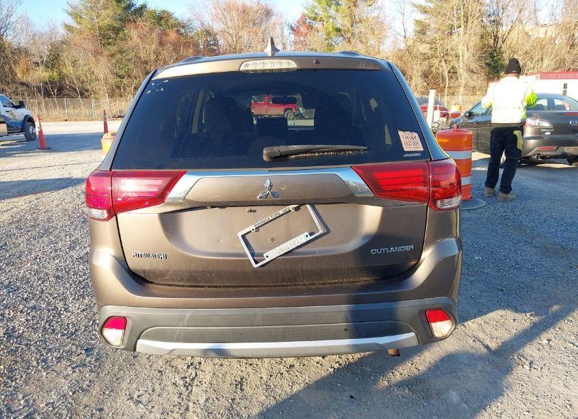 Photo 16 of 2017 Mitsubishi Outlander ES (VIN JA4AZ2A37HZ012257)