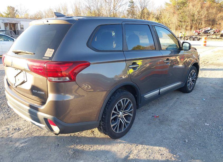 Photo 4 of 2017 Mitsubishi Outlander ES (VIN JA4AZ2A37HZ012257)