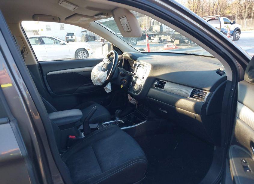 Photo 5 of 2017 Mitsubishi Outlander ES (VIN JA4AZ2A37HZ012257)