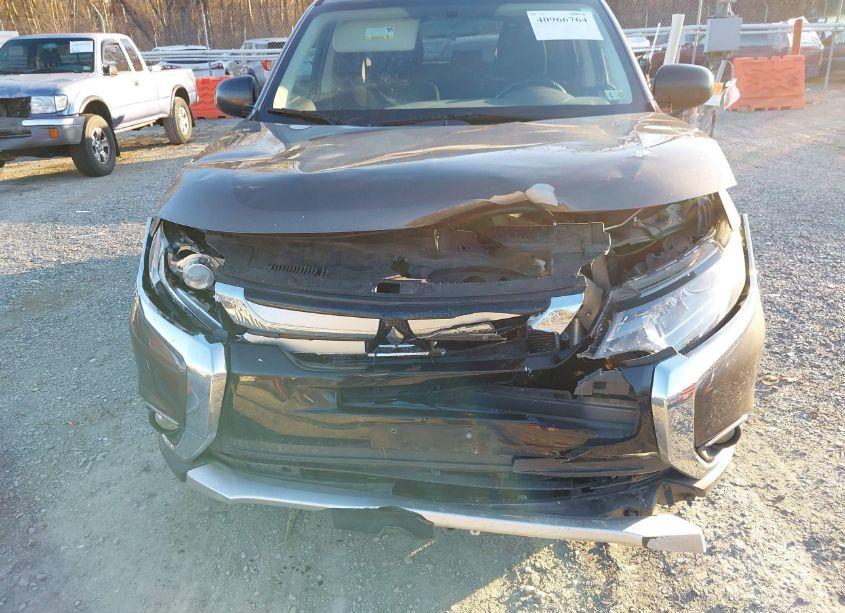 Photo 6 of 2017 Mitsubishi Outlander ES (VIN JA4AZ2A37HZ012257)