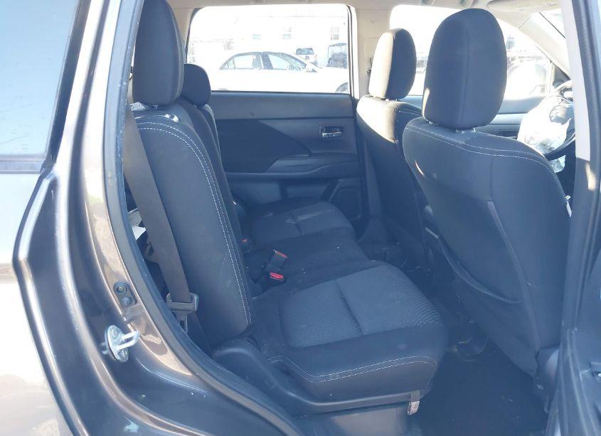 Photo 8 of 2017 Mitsubishi Outlander ES (VIN JA4AZ2A37HZ012257)