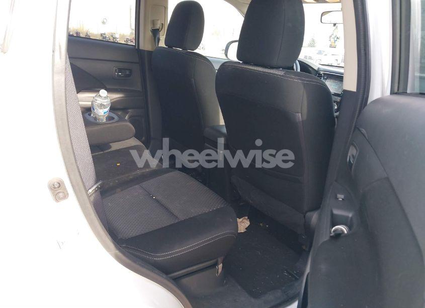 Photo 8 of 2017 Mitsubishi Outlander ES (VIN JA4AZ2A38HZ052220)