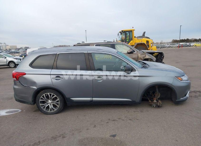 Photo 13 of 2017 Mitsubishi Outlander ES (VIN JA4AZ2A39HZ035071)