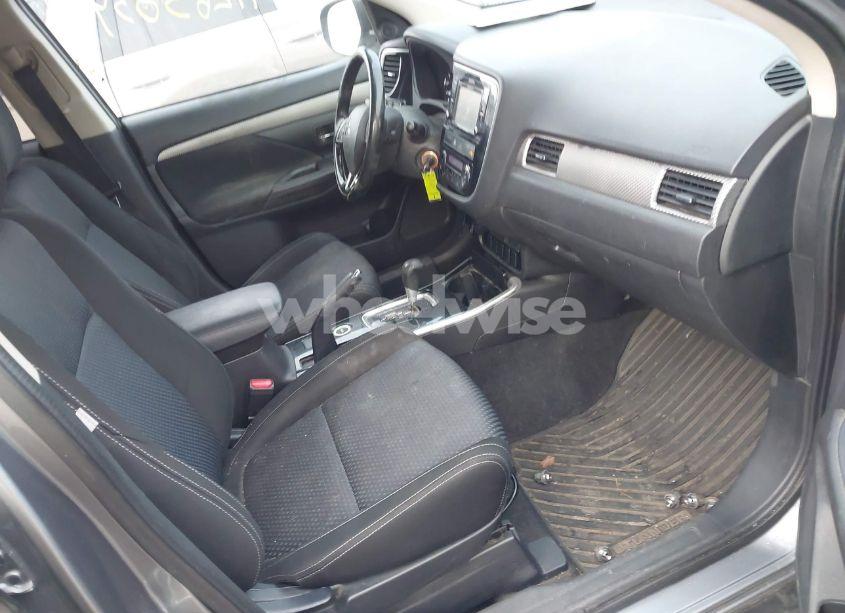 Photo 5 of 2017 Mitsubishi Outlander ES (VIN JA4AZ2A39HZ035071)
