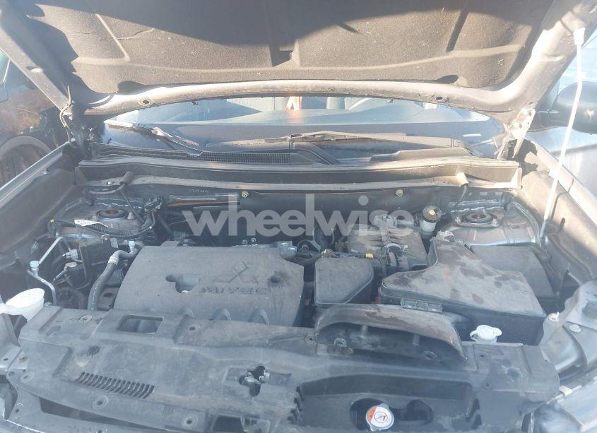 Photo 10 of 2017 Mitsubishi Outlander ES (VIN JA4AZ2A3XHZ035631)