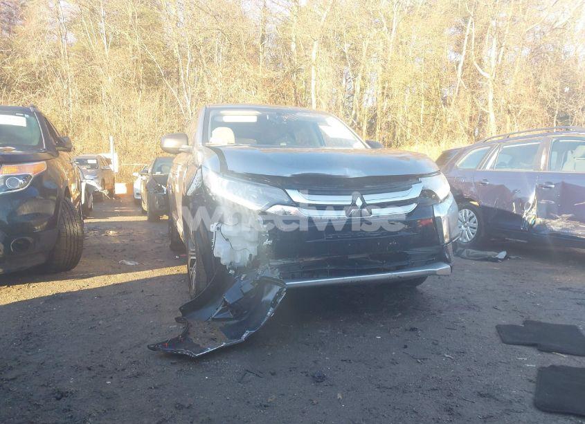 Photo 6 of 2017 Mitsubishi Outlander ES (VIN JA4AZ2A3XHZ035631)