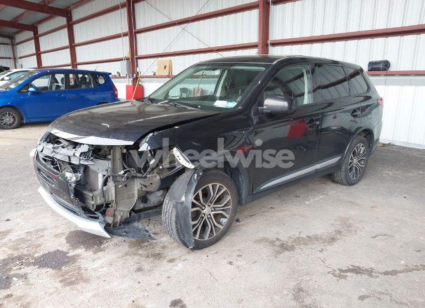 Photo 2 of 2018 Mitsubishi Outlander ES (VIN JA4AZ2A3XJZ007219)