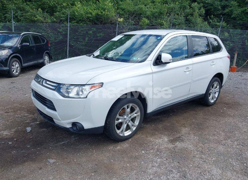 Photo 2 of 2014 Mitsubishi Outlander SE (VIN JA4AZ3A30EZ003367)
