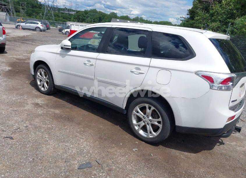 Photo 3 of 2014 Mitsubishi Outlander SE (VIN JA4AZ3A30EZ003367)