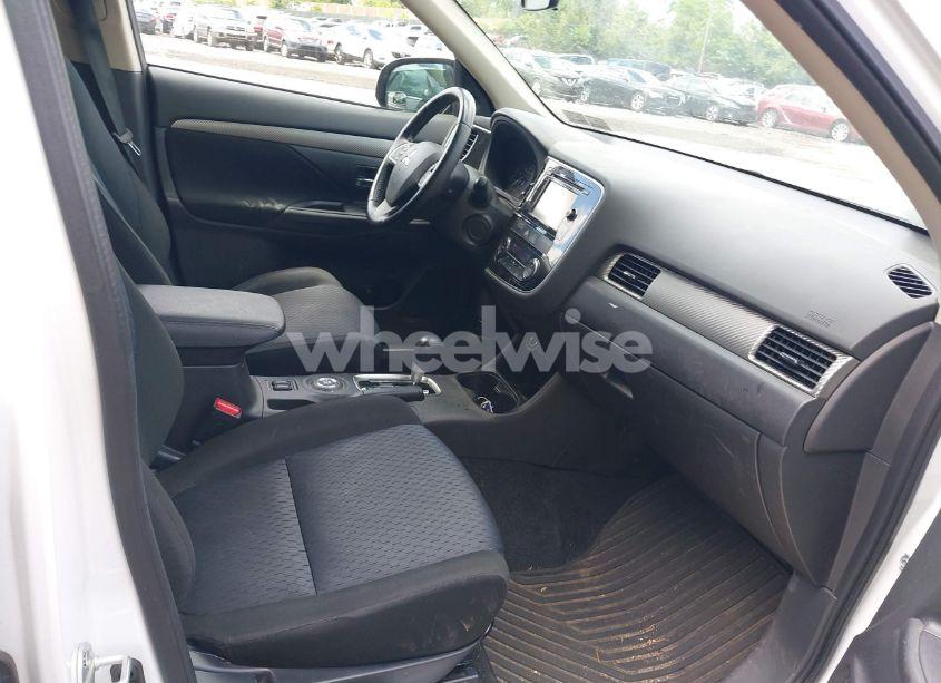 Photo 5 of 2014 Mitsubishi Outlander SE (VIN JA4AZ3A30EZ003367)